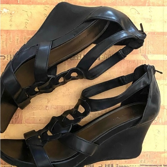 Covington Black 3.5 in. Zipper back Wedge Heels - Picture 4 of 4